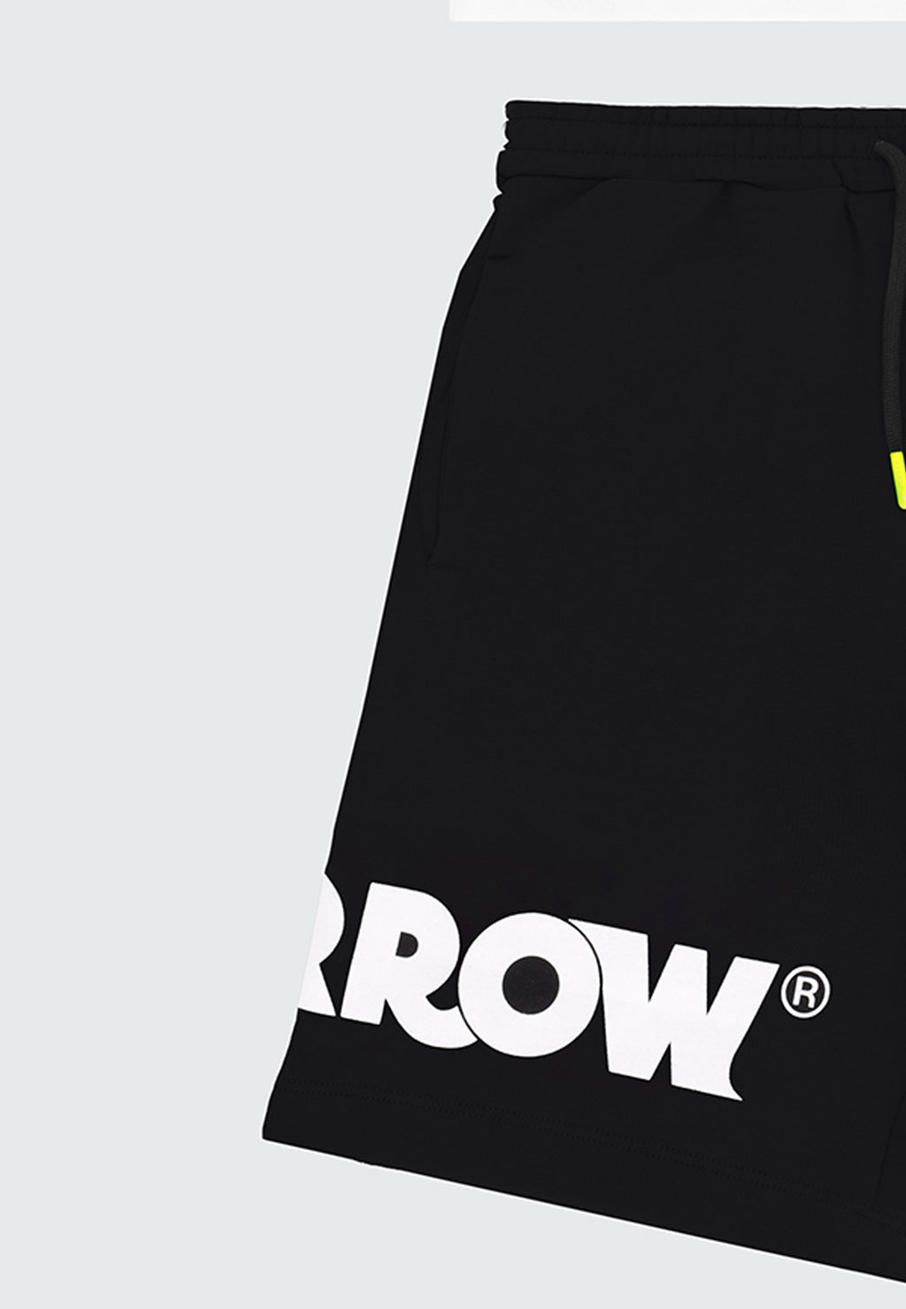 ICONIC T-SHIRT/SWEATSHORTS SET